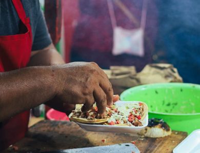 Cuisines de rue mondiales 2026 : saveurs authentiques