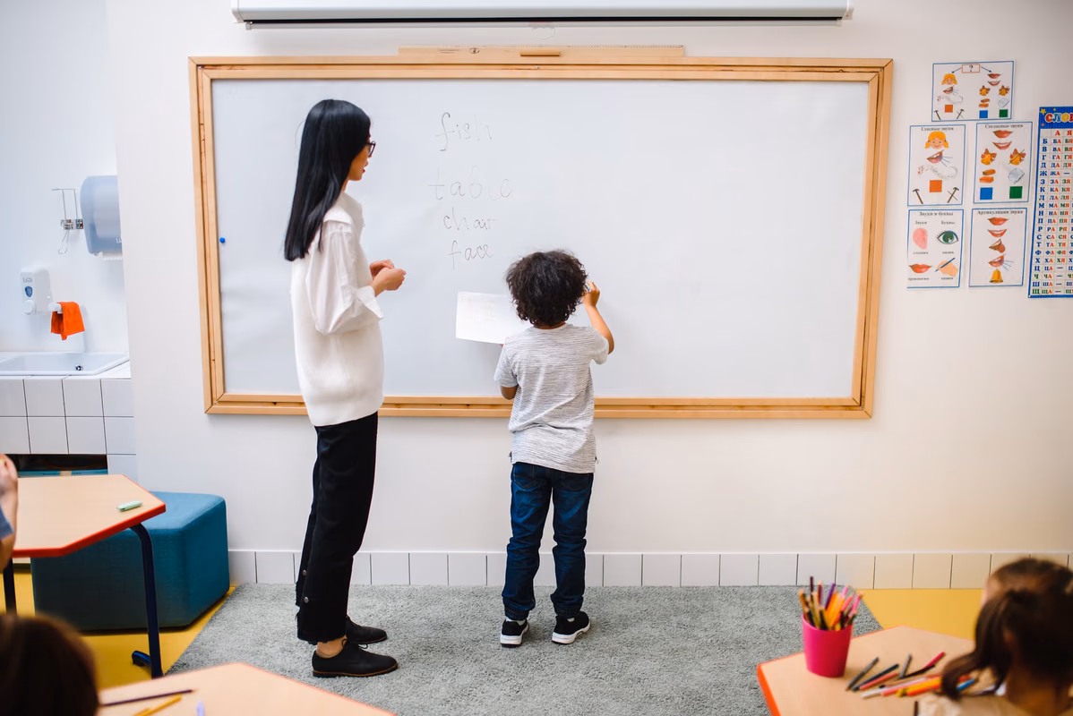 Enseignement en classe : apprenez à votre enfant à respecter son enseignant