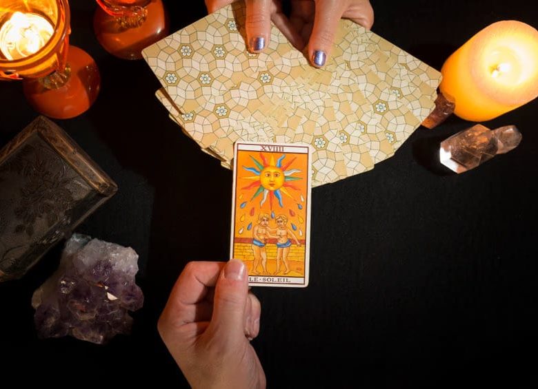 Tarot de Marseille : découvrez ses arcanes et significations