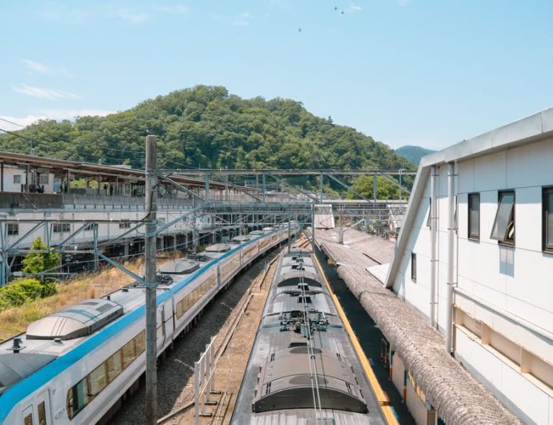 Voyager en train au Japon : 5 itinéraires secrets loin des foules